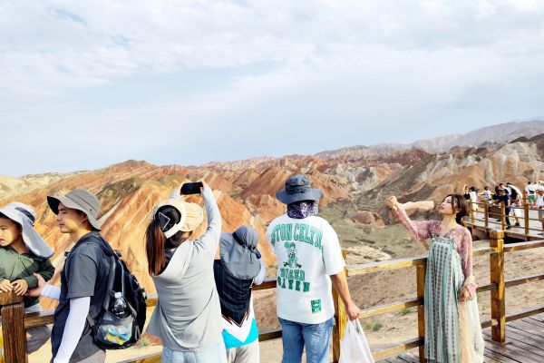 danxia-01D844BFCE-B79E-1E10-EBD1-0BA0F109F0F3.jpg