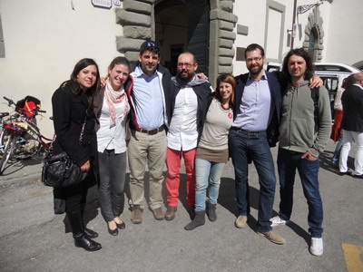 Da sin. a des. Veronica Calogiuri (Stagista Ufficio Stampa Centro Nazionale Volontariato), Nadia Davini (Redazione Il Tirreno), Luca Mattiucci (Direttore Comunicare il Sociale), Gianluca Testa (Ufficio Stampa Centro Nazionale Volontariato), Diana Palvetti (Stagista Ufficio Stampa Centro Nazionale Volontariato), Giulio Sensi (Ufficio Stampa Centro Nazionale Volontariato), Stefano D'Alessandro (Stagista Ufficio Stampa Centro Nazionale Volontariato)