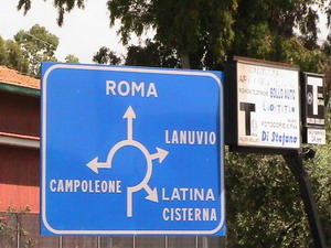 Segnaletica sbagliata Campoleone